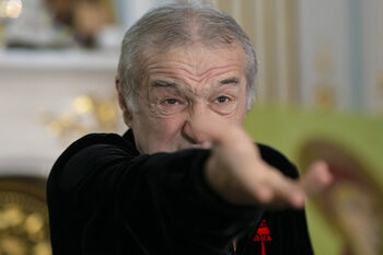 „Auzi, Ilie, cu ce am început să critic?”. Gigi Becali, dialog încins cu Mister Dumitrescu: „Mie îmi pare rău!”