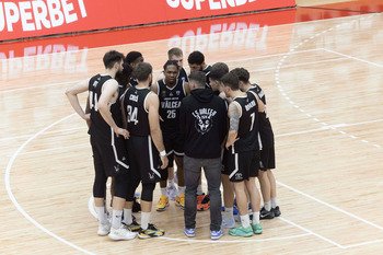 „Lupii negri”, la prima deplasare în FIBA Europe Cup. Oltenii au două absențe notabile