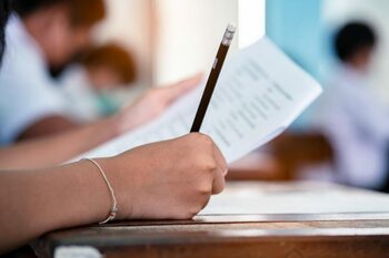 Evaluarea Națională 2025: cum corectezi o greșeală la română sau matematică fără să pierzi punctajul