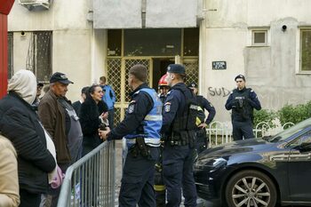 Gest emoționant după explozia din Rahova. Un tânăr și-a riscat viața pentru a recupera rochia de mireasă a soției sale