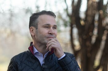 Prefectul Capitalei convoacă o şedinţă pentru a clarifica situaţia străzii construite peste conductele Transgaz de (…)