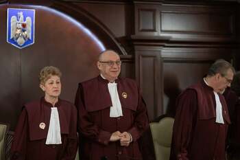 SURSE Curtea Constituțională pregătește indemnizații de câte 180.000 de lei pentru cei trei judecători care își (…)