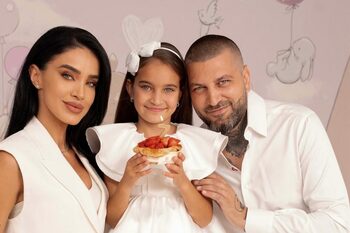 Fiica Adelinei Pestrițu a împlinit 7 ani. Vedeta a publicat imagini rare cu micuța pe Instagram. Zenaida e tot mai (…)
