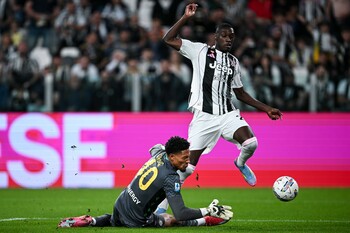 Fotbalist de națională, suspendat două luni pentru că a încasat un cartonaș galben