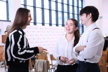 Salvați Copiii România inaugurează, în premieră, o platformă interactivă de orientare vocațională pentru elevi, (…)