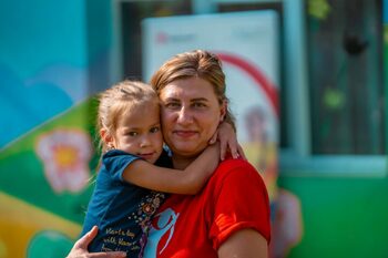 Salvați Copiii: 8 din 10 părinți plecați vor să se întoarcă acasă