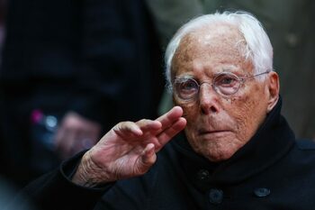 Designerul italian Giorgio Armani a murit