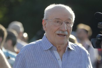 Victor Rebengiuc, premiat la Ateneu. Nicușor Dan: Noi, românii, avem boala de a transforma multe lucruri vii în (…)