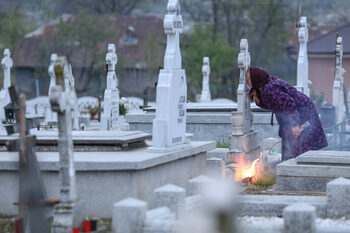 O femeie de 83 de ani va fi exhumată în Pantelimon. Descoperire șocantă după ce s-a crezut că a murit din cauze naturale