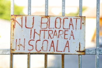 Taxă pe gândire. Când bursa devine vis și cartea – lux