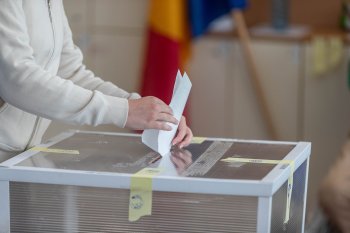 Fotografierea buletinului de vot, interzisă. Ce amendă riști