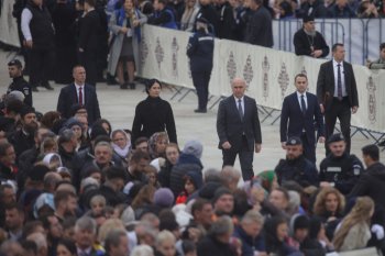 Primarul din Alba Iulia, reacţie după ce Ilie Bolojan a fost huiduit: Organizatorii nu vor mai primi de Ziua (…)