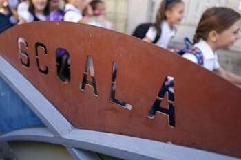 Elevii revin în bănci, după vacanţa dintre primele două module ale anului şcolar / O lună și jumătate, până la (…)