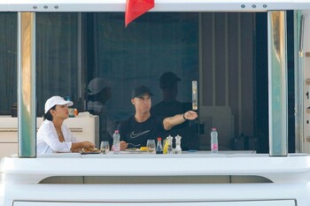 Imagini fabuloase cu Cristiano Ronaldo pe iahtul de 6 milioane de euro! Unde își petrece vacanța starul portughez