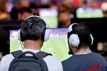Începe o nouă eră în transmisiunile TV. Ce vor putea vedea abonații în timpul meciurilor de Champions League, ca (…)