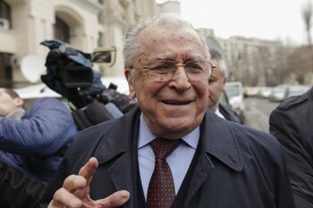 Tismăneanu, în New York Times: Iliescu nu a fost nici afemeiat, nici iubitor de alcool. Cel mai mare viciu a fost că (…)
