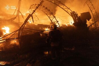 Ziua 1338 A doua noapte de atac la Kiev. Un comandant rus ordonă trupelor să împuște civili. Dronele lovesc una (…)