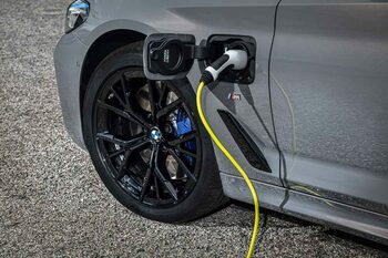 Mașinile Plug-in Hybrid scapă de până la cinci ori mai mult dioxid de carbon decât valorile WLTP, conform unui studiu