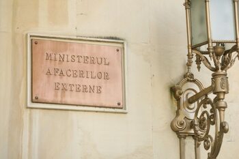 Nicușor Dan retrimite în Parlament legea privind noile taxe consulare: risc de discriminare față de cetățenii UE