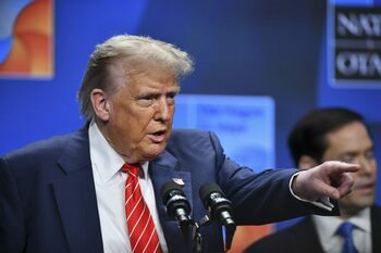 Trump afirmă că este sănătos și reclamă un articol „defăimător” din New York Times, publicație pe care o numește (…)