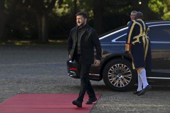 Mai multe drone au fost observate în apropierea traiectoriei de zbor a lui Zelenski către Dublin, scrie presa irlandeză