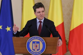 Nicușor Dan trimite la CCR legea care pedepsește cu închisoarea promovarea ideilor legionare