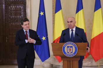 Nicușor Dan îi ia apărarea premierului Bolojan: Nu e cazul unei demisii
