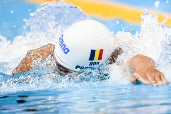 Nimeni nu spintecă apa cu o viteză atât de mare ca David Popovici în a doua jumătate a probei de 100 de metri liber. (…)
