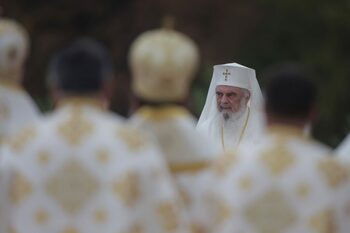Pictura Catedralei Naționale, sfințită cu mare fast și puhoi de oficiali. Credincioșii de rând vor avea acces mai pe (…)