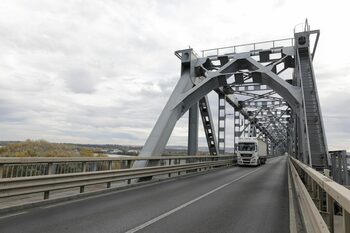 Se circulă pe o singură bandă pe Podul Prieteniei Giurgiu-Ruse: Rutele alternative recomandate