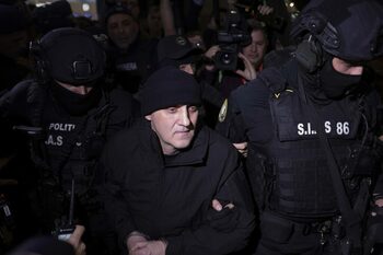 Horațiu Potra a fost adus cu avionul din Dubai (Foto) Ministrul Justiției: Nu a venit voluntar și liber