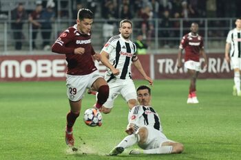 Rapid a cerut penalti după o controversă imensă în minutul 88 cu U Cluj: „Ținerea e în careu”