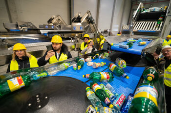 The Guardian scrie despre cum a creat România cel mai mare sistem de garanție – returnare din lume