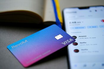 Ai Revolut? Mare atenție, ești pasibil de fraudă prin apel telefonic