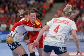 România pierde la 2 goluri pe terenul campioanei olimpice la handbal, Norvegia. Debut promiţător al lui Ovidiu (…)