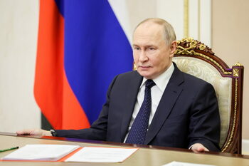 România poate juca la Cupa Mondială clandestină pe care Vladimir Putin vrea s-o organizeze în paralel cu Campionatul (…)