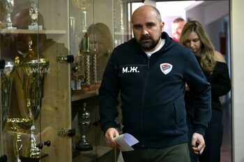 Tragedie! Antrenorul din prima ligă sârbă de fotbal a murit la doar 45 de ani, după ce i s-a făcut rău în timpul (…)