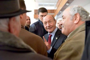 VIDEO Băsescu se declară îngrijorat de situația României: ”Suntem într-o dezbatere publică extrem de toxică” / (…)