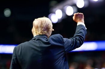 Discurs istoric rostit de Trump în parlamentul israelian, ovaționat minute în șir și întrerupt de un protest: (…)