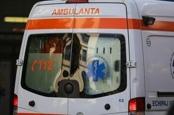Un grav accident rutier a avut loc în Argeș. Opt persoane au fost rănite în urma impactului dintre două autovehicule
