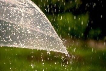 Urmează o răcire a vremii. Canicula se termină brusc. Când se întorc ploile în România. Ce anunță meteorologii