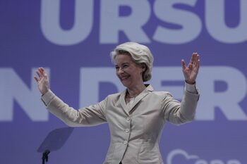 Moțiune de cenzură în PE. Piperea o compară pe Ursula von der Leyen cu un șofer amețit care duce UE spre zid