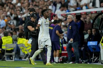 Vinicius jr. a făcut scandal când a fost schimbat în Real Madrid – FC Barcelona. A trecut în trombă pe lângă Xabi (…)