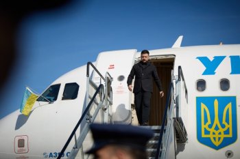 Avionul lui Zelenski, urmărit de patru drone militare, înainte de aterizarea la Dublin