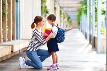 Zi liberă pentru părinți în prima zi de școală. Legea a fost adoptată de Senat