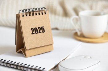 Zile libere legale rămase în 2025. Cum se compensează munca prestată în aceste zile