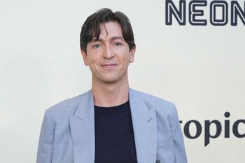 Actorul Nicholas Braun, celebru pentru rolul din serialul „Succession”, a fost ARESTAT pentru conducere sub (…)