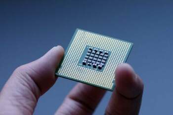 Google lansează Ironwood, cel mai puternic cip AI al său de până acum, pentru a concura cu Nvidia pe piaţa (…)