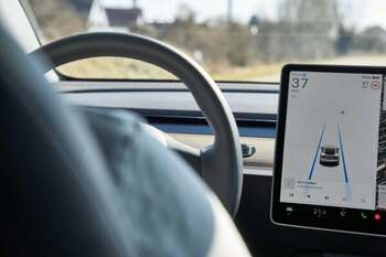 Autoritățile din SUA investighează Tesla pentru întârzieri în raportarea accidentelor legate de sistemele de (…)