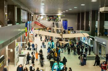 Român prins cu bani falși pe Aeroportul Henri Coandă